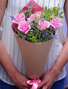 Букет из розовых роз «Пинки»